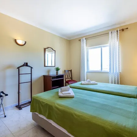 Meia Praia Apartment