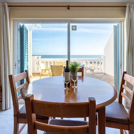 Meia Praia Apartment